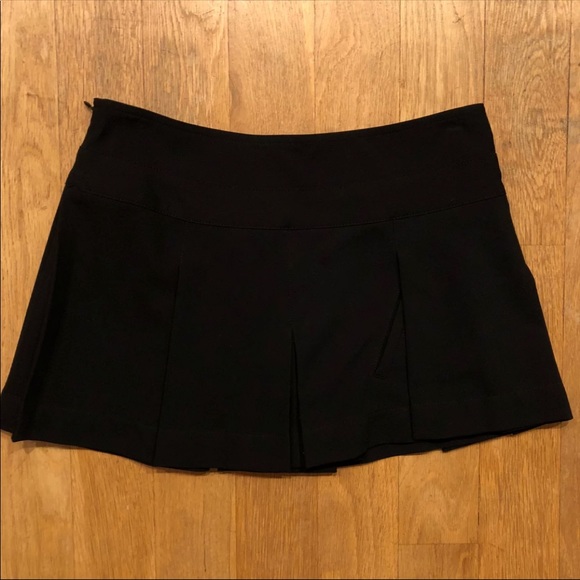 Guess pleated skirt - Picture 2 of 6